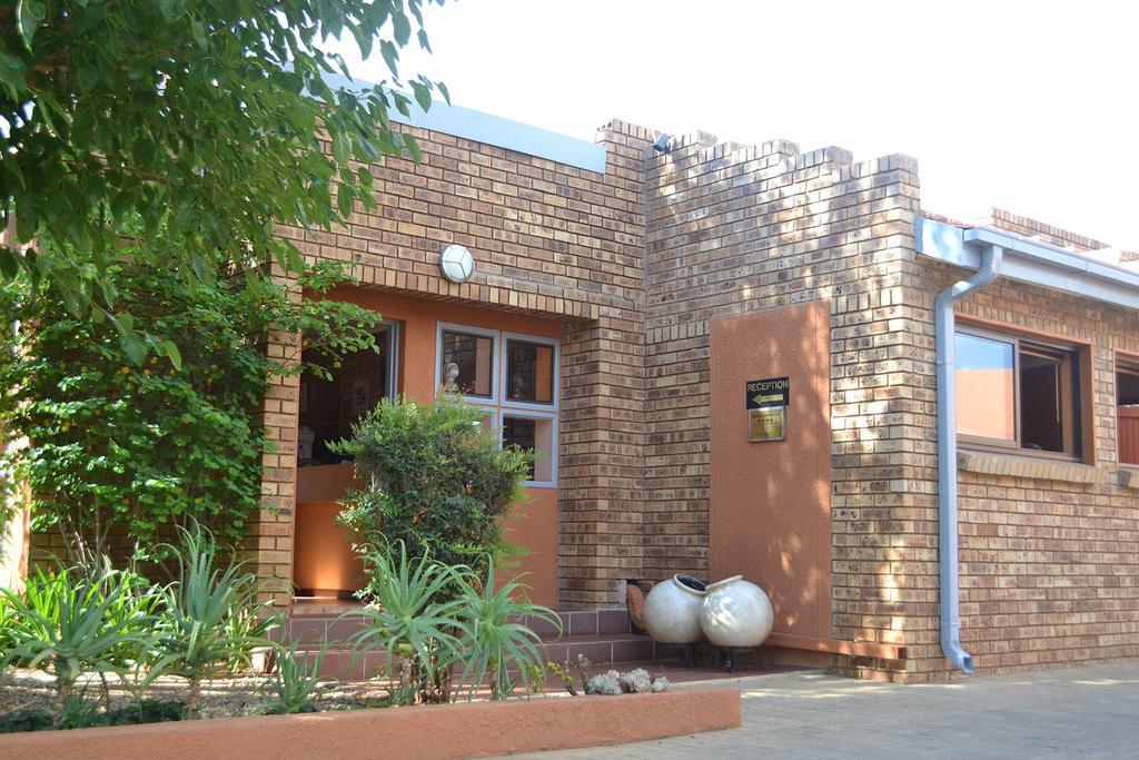 Boga Legaba Guest House & Conference Centre Мафикенг Экстерьер фото